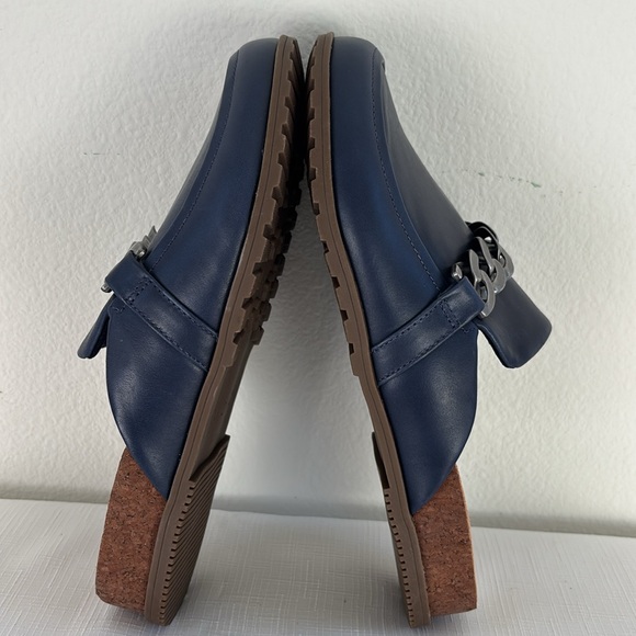 Vionic, Georgie-Round toe Navy Blue Flat Mules. Size 8.5 - Picture 10 of 12